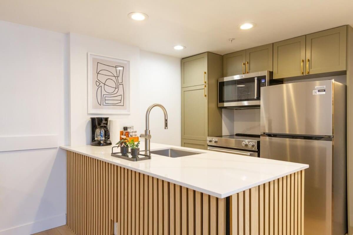 Renovated 1Bed-1Bath In Village With Pool, Hot Tub, And Sauna Whistler Exterior foto