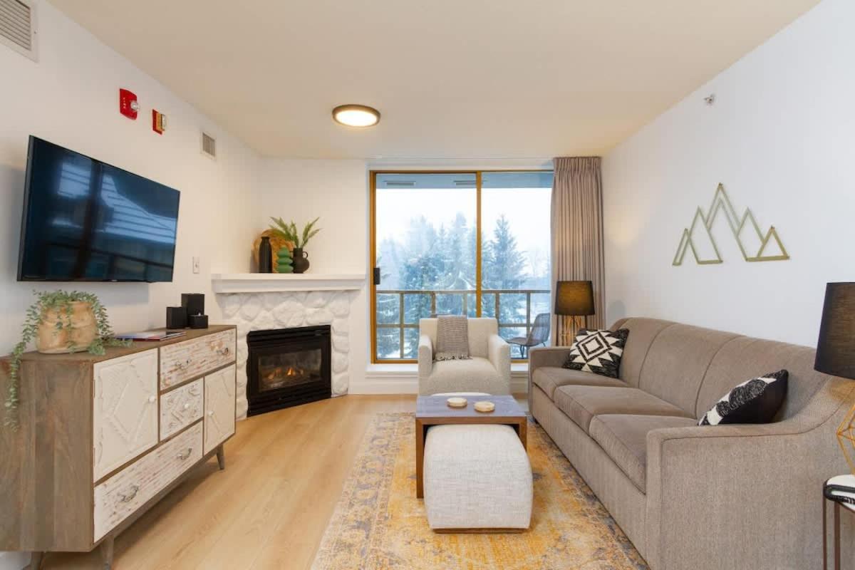 Renovated 1Bed-1Bath In Village With Pool, Hot Tub, And Sauna Whistler Exterior foto